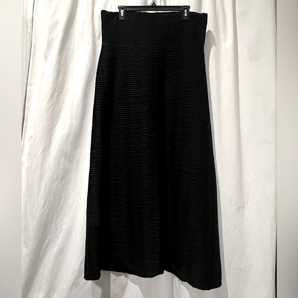 Black Ribbed Maxi Skirt